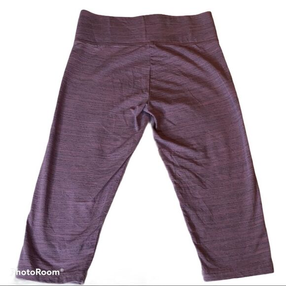 Women’s Victoria’s Secret Capri leggings - Picture 3 of 5